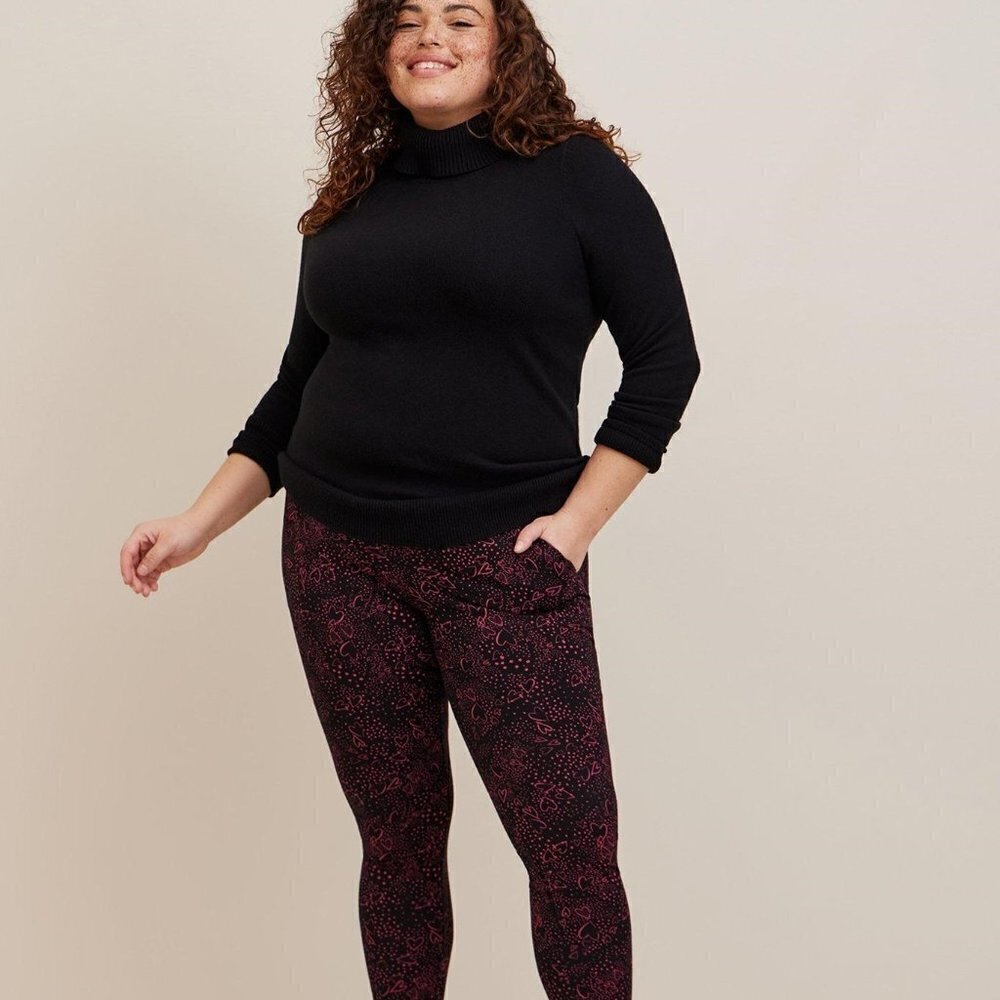 Torrid - Full Length Signature Waist Pocket Legging in Pink Hearts